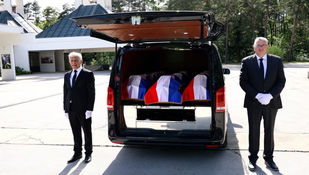 Ovca Je Crna tweet media