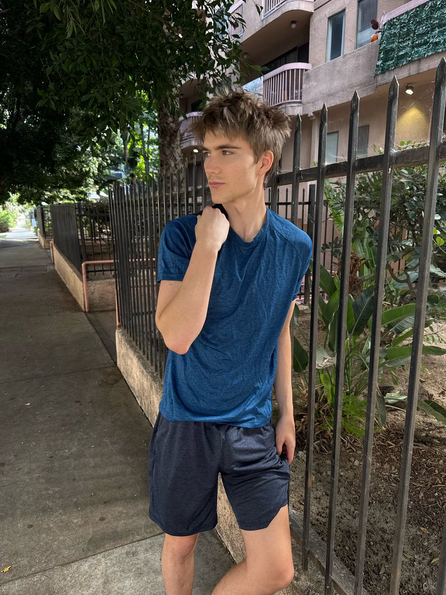 Dreamy Brett tweet media