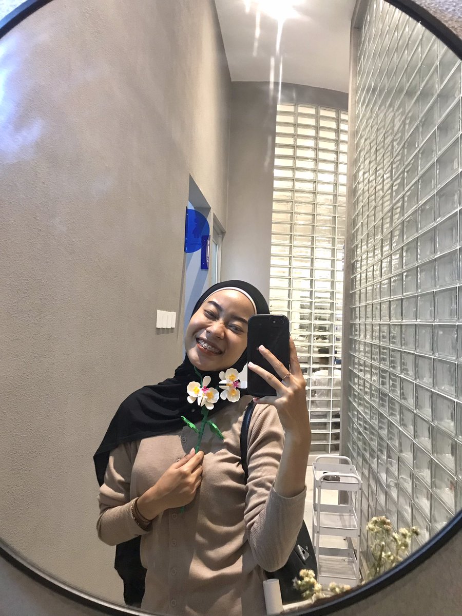 nar4cetamol's tweet photo. kelupaan up aprillllll🌹 https://t.co/2aUYQJS2Ze
