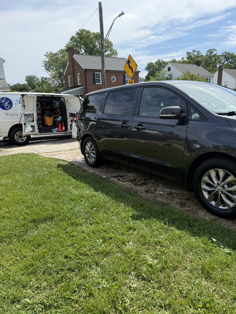 AbsolutelyLlc's tweet photo. Our customer uses this van for flower deliveries &amp; needed a quick detail this morning before getting back to work! After our #fulldetailpackage it’s now all fresh &amp; ready to get back on the road!!🚐🚿🛁🧴🪣🧽🧼🧹🪥🤩💯 #mobiledetailingserviceMD #Bringingautomotiveperfectiontoyou https://t.co/SnA9d9svIz