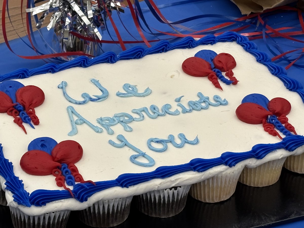 SudburyPolice's tweet photo. We are incredibly grateful for our dedicated GSPS volunteers. This week, we were proud to host a special #volunteer appreciation event to celebrate everything that they contribute.
If you’re interested in getting involved, learn more at: https://t.co/6LN0qQg5wW
#JoinGSPS https://t.co/d8bM2uHILo