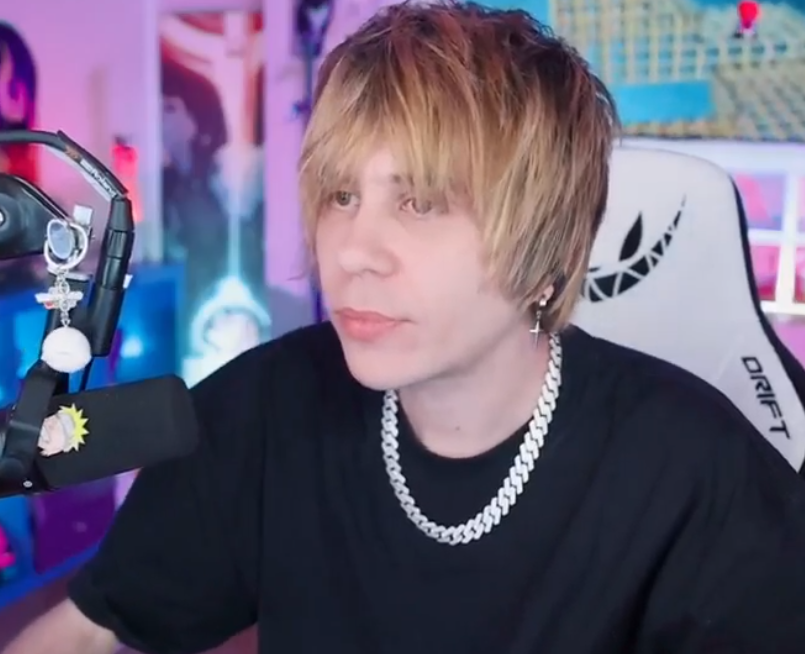 AyeSempai's tweet photo. @Rubiu5 = Kenma de Haikyuu https://t.co/EFPLhB7Pgi