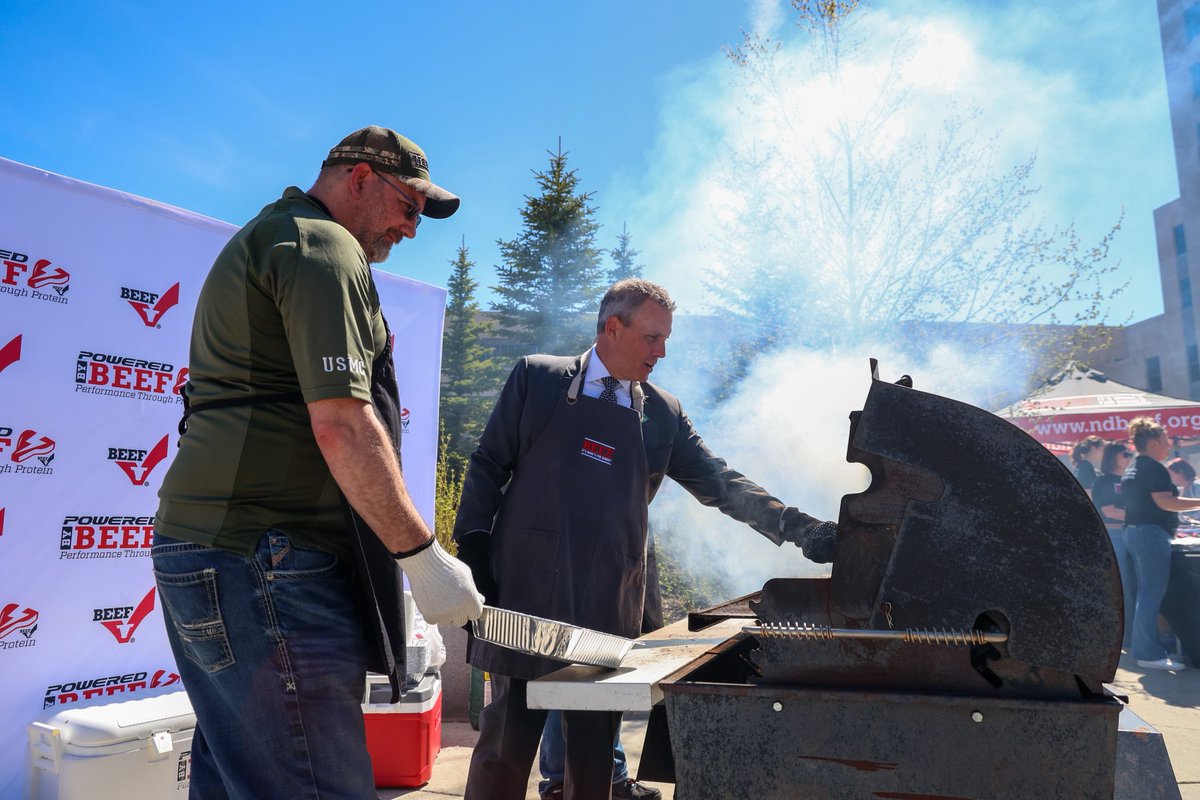 GovArmstrong's tweet photo. Weather’s nice - enjoy some beef today.

Thanks to ND Beef Commission for helping start summer off right, serving beef to state employees at the Capitol.

#BeefMonth https://t.co/aIxbAhf2Mm