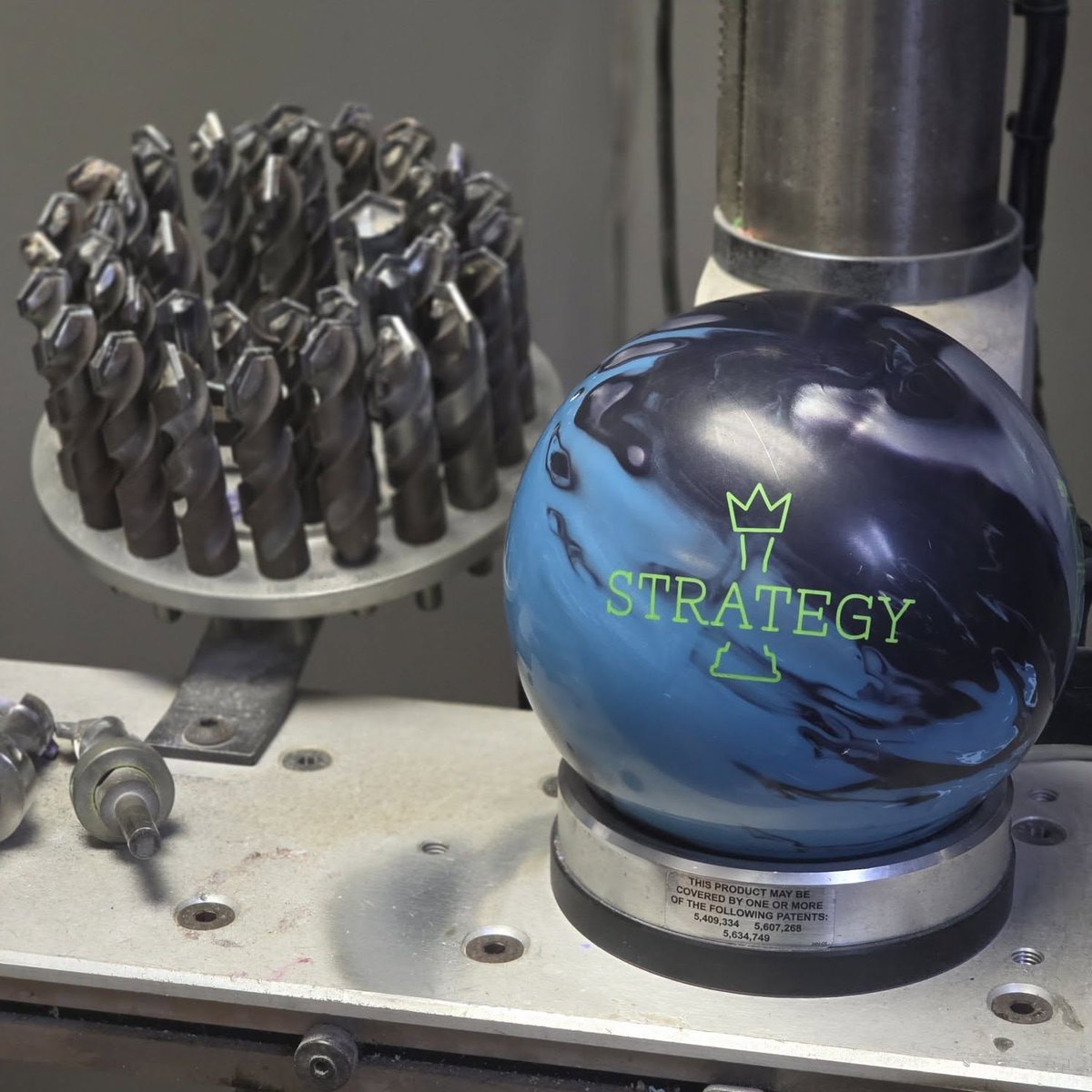 Brunswick's tweet photo. Which Brunswick ball are you drilling next?
#BrunswickBowling #BrunswickStrategy #DualCentric #HK22C2 #DynamiCore2 https://t.co/11yTrgOjRB