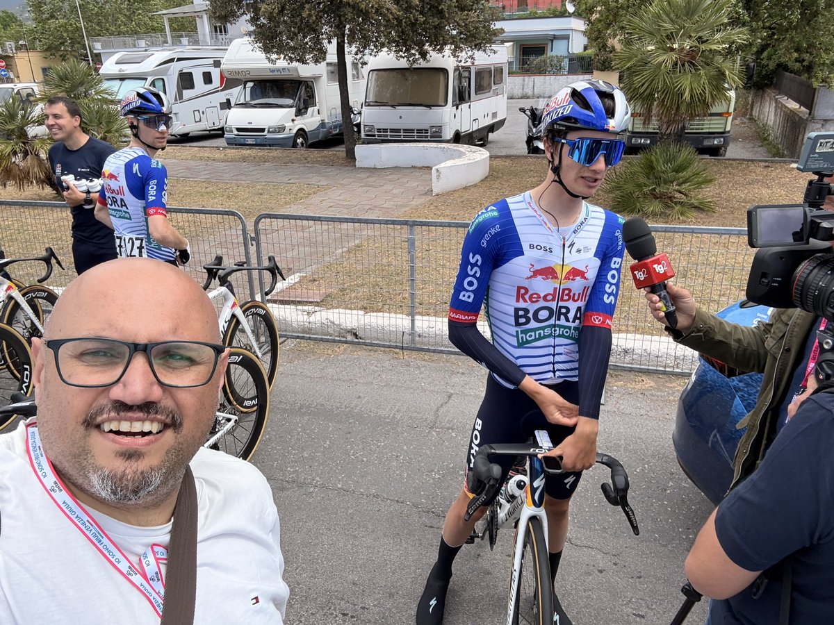 giuseppegrisoli's tweet photo. 🚴‍♂️ Tappa 5 #GirodItalia2026 Praia a Mare→Potenza. 203km, pioggia, cadute e un finale pazzesco. Arrieta vince, Eulalio nuova Maglia Rosa 🩷
Come in finanza: i momenti più duri separano i campioni dagli altri.
Consulente @FinecoBank — strategie che resistono alle salite 📊 https://t.co/i7jFWZsVzV