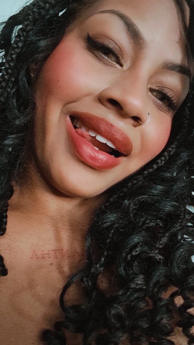 Rebecablackx's tweet photo. Say hi to me https://t.co/e78u7O0mku I'm live now @CamsodaLife I’ve left a surprise for you in my gallery. Go find it and I’ll reward you. https://t.co/6ZDIFnMHyx