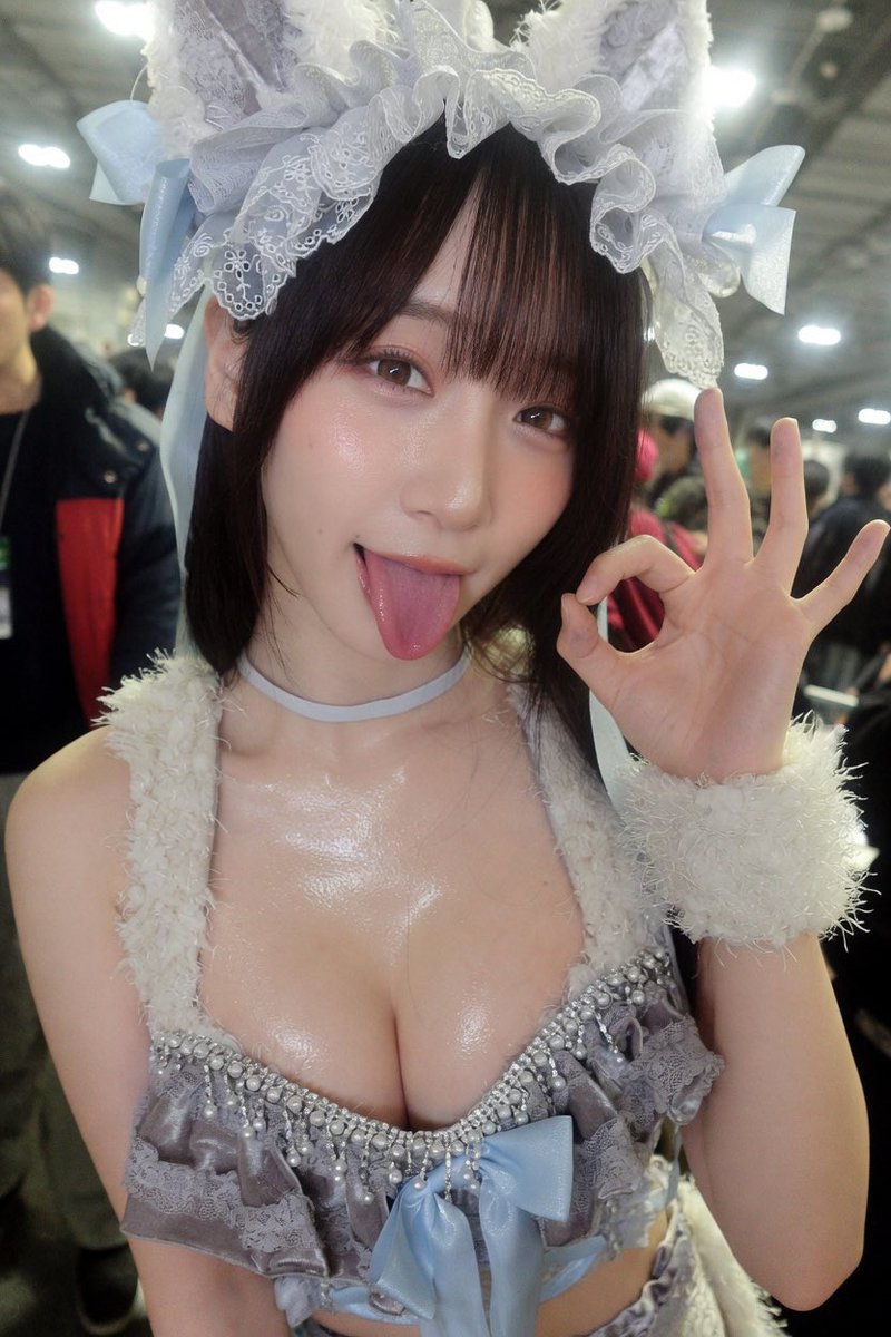 みう tweet media