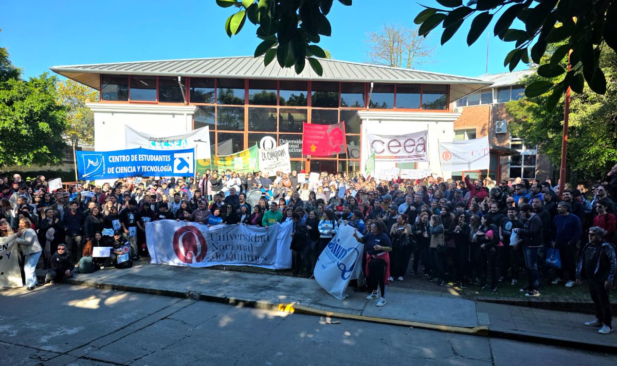 UNQoficial's tweet photo. 🙌🏼 Gracias por todo el apoyo demostrado en la 4ta Marcha Federal Universitaria 
.
#UniversidadPúblicaSiempre 
#CumplanLaLey https://t.co/ryB8Qzllfk