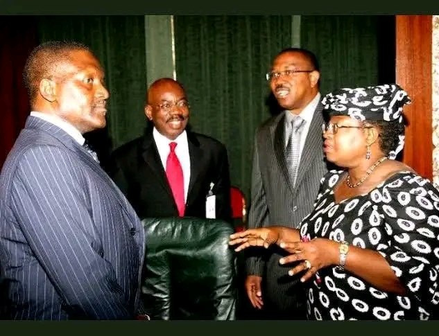StanleeTee's tweet photo. This was when Nigeria GDP was named FASTEST GROWING IN THE WORLD.
More than Half A Trillion Dollar $ Economy
When these pictures was taken, guess who were on the outside fighting against Nigeria?
Yes, EVERYBODY contesting against Obi today, Tinubu, Alhaji Atiku, Sowore.
#OK27 https://t.co/buWJGEyBHy