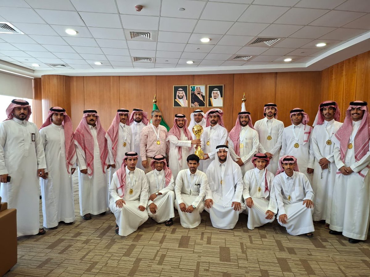 adsc_nu's tweet photo. #تهنئة💌

نبارك لفريق #كلية_إدارة_الأعمال تحقيقه كأس بطولة جامعة نجران لكرة القدم ، هذا الإنجاز الذي يأتي امتدادًا لسلسلة النجاحات والتميّز التي تواصل الكلية تحقيقها بجهود أبنائها ومنسوبيها.

ألف مبروك هذا الإنجاز، مع تمنياتنا بمزيد من البطولات والعطاء والتميّز لـ كلية إدارة الأعمال بإذن الله.

#جامعة_نجران