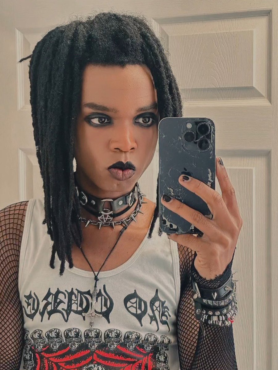 🜏 𐕣𖤐𝖎𝖟𝖟𝖞𖤐 𐕣 🜏 tweet media
