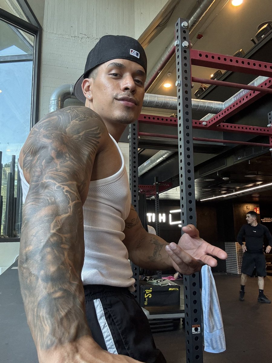 Alexandercatao9's tweet photo. Buena tarde 🥵😮‍💨 https://t.co/2FOnn4cDTV