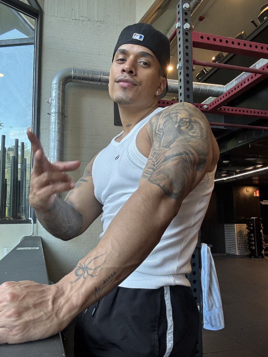 Alexandercatao9's tweet photo. Buena tarde 🥵😮‍💨 https://t.co/2FOnn4cDTV