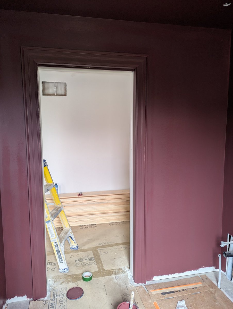 TaysonResists's tweet photo. Painted this person's laundry room with my own blood https://t.co/VyrpR88zzL