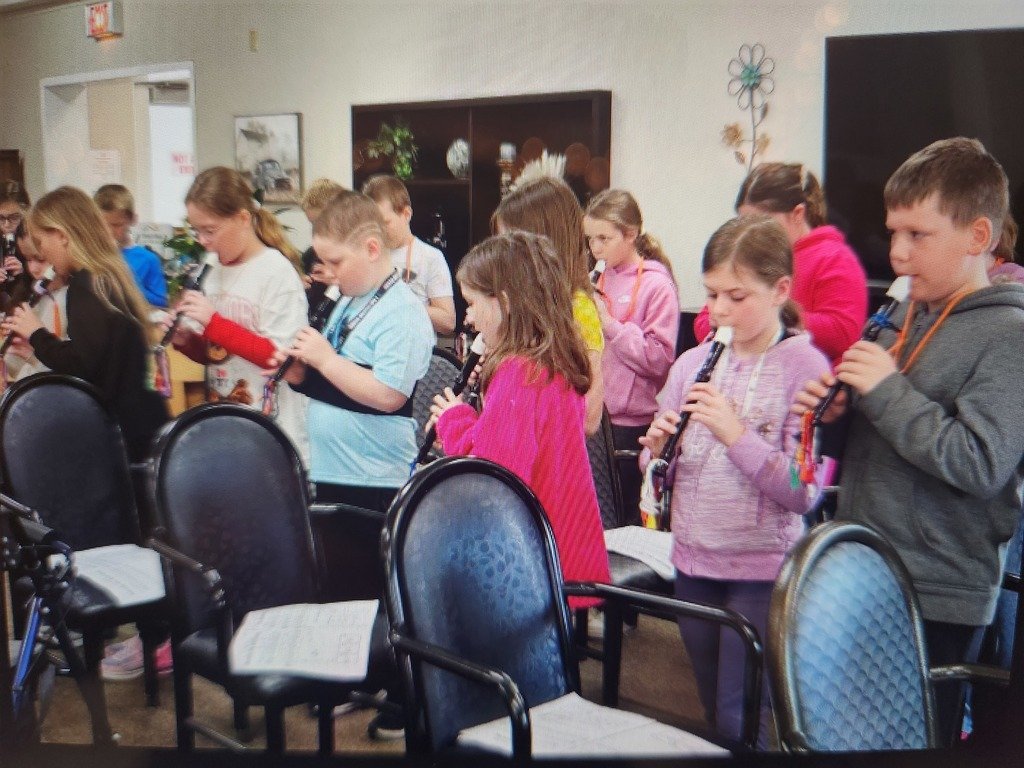 KCWolves17's tweet photo. The 3rd grade music class shared their time and talents playing for residents of Golden Manor. What a beautiful way to share their music! https://t.co/wemuw9YS8t