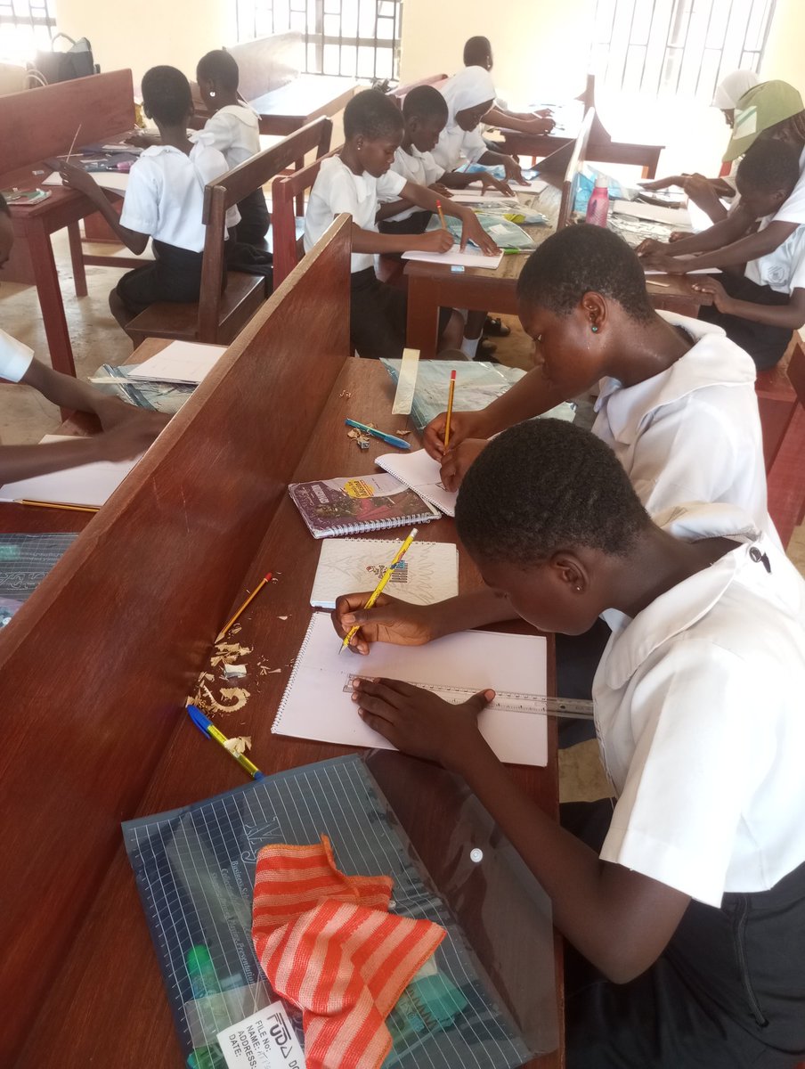 OLUFISAYOOGUNT1's tweet photo. The Creative Pathway Project: Learning the Fashion Illustration Skill kick-started today and we're so grateful for the success of Day 1. 
#personalproject #nysc
#learnaskill #fashion
@officialnyscng @nysc_ng https://t.co/wWaU2QJLxO