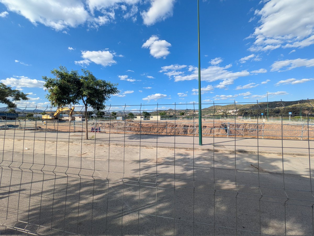 Felipiyo97's tweet photo. Por fin una buena noticia 😊 
Poco a poco construyendo futuro 🏗️🏠⌛😊 https://t.co/IkH8jK93ET
