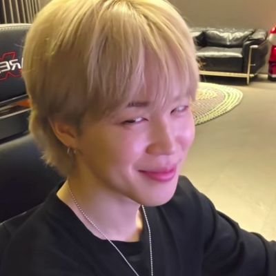 mili va a ver a bangtan⁷ 23|10 🇦🇷 tweet media
