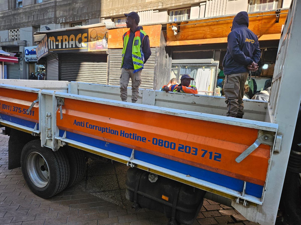 EFFGautengProv's tweet photo. 🚨EFF In Government🚨

We commend the work done by Public Safety officers, JMPD By-Law Enforcement Unit, and TRU members led by the EFF @PublicSafetyMMC, Commissar @moshekoi  at Rahima Moosa and Small Street to monitor compliance and enforce by-laws.

The operation includes the removal of illegal extended trading structures and action against unlawful trading activities as part of ongoing efforts to restore order in the Johannesburg CBD.

The EFF in Government ALWAYS delivers. 

#RegisterToVoteEFF  In The 2026 Local Government Elections On The Following Link: https://t.co/YdtkYBj1Zf