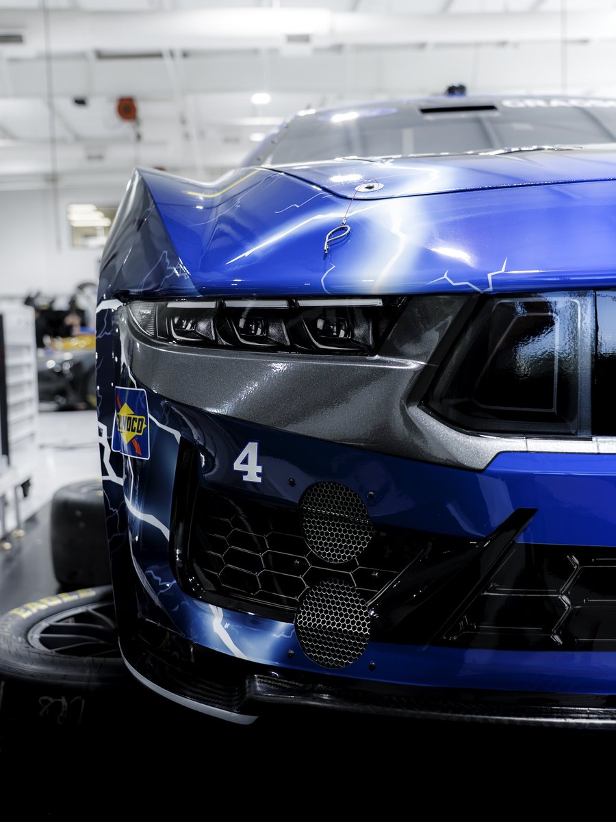 Front Row Motorsports tweet media