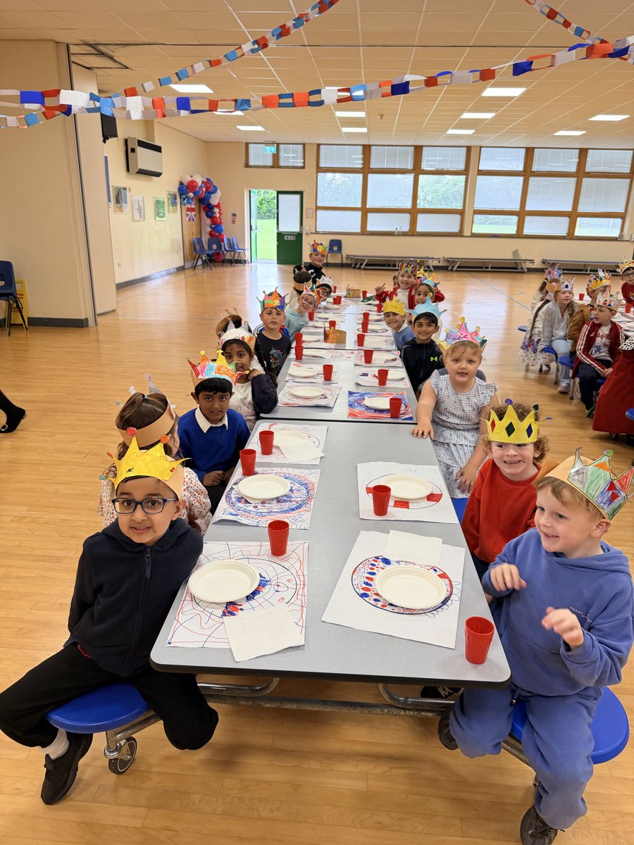 GLPrimary's tweet photo. Y1 enjoying food fit for a king! https://t.co/0Ma80CVB60