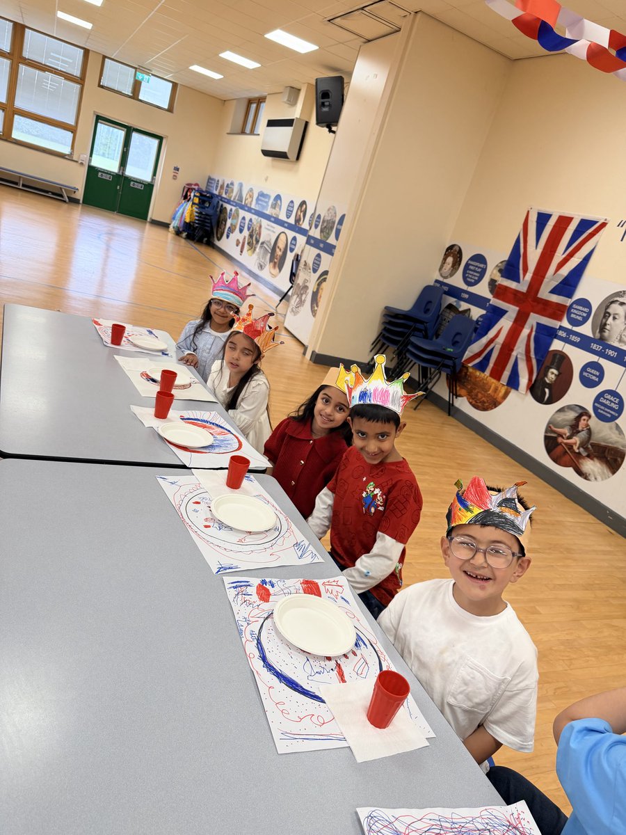 GLPrimary's tweet photo. Y1 enjoying food fit for a king! https://t.co/0Ma80CVB60