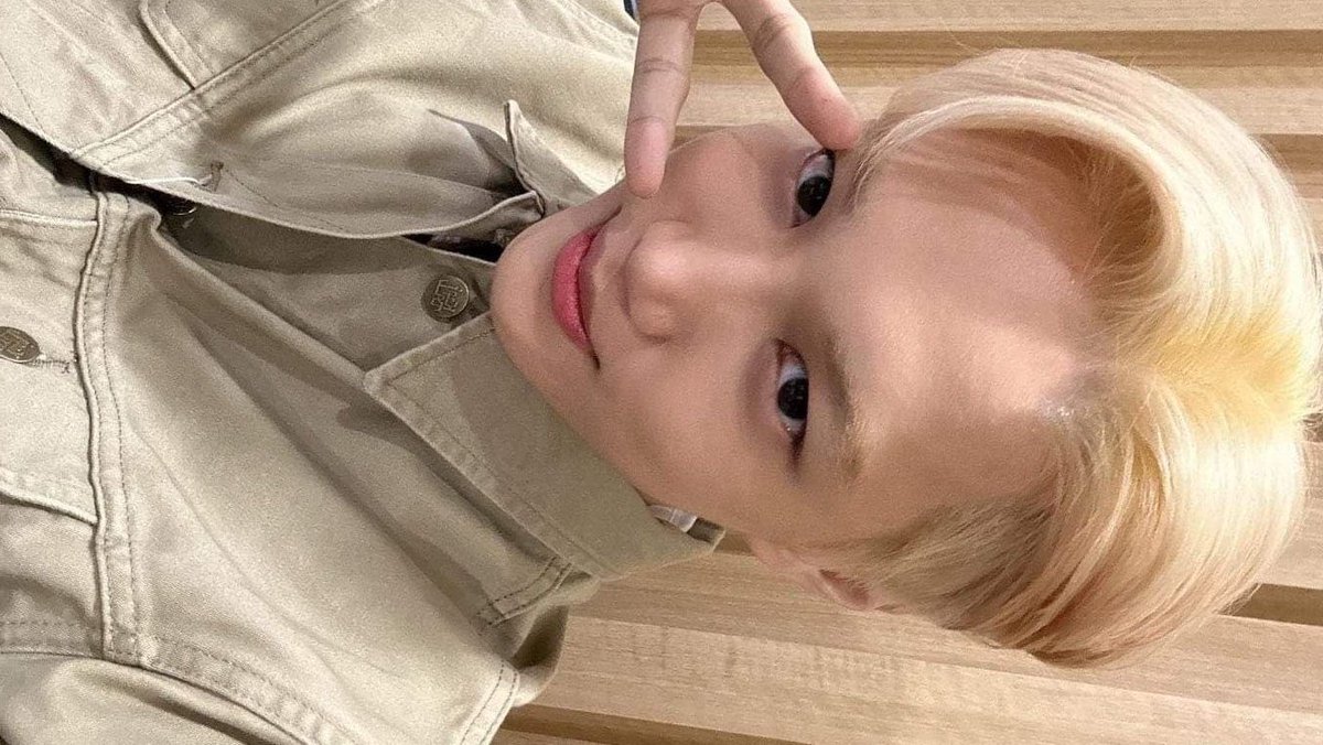 i55dance's tweet photo. 𝐿o reconozco, tengo #𝐸mo͞𝕥ionαℓʼ𝐷ᥱpëndǝnc𝕪, y no me da vergüenza admitirlo. 𝔄l 𝖋in encontré una artista que re𝖋leja exactamente mis traumas en sus canciones, es por eso que el #𝑆hαrk𝕚ᥱ新的ʼℜe𝑙eαse es tan importante para mí. 𝑁o dejo de escuchar #歌·𝐷ᥱs𝕚erto. https://t.co/KRIw7GvcQy