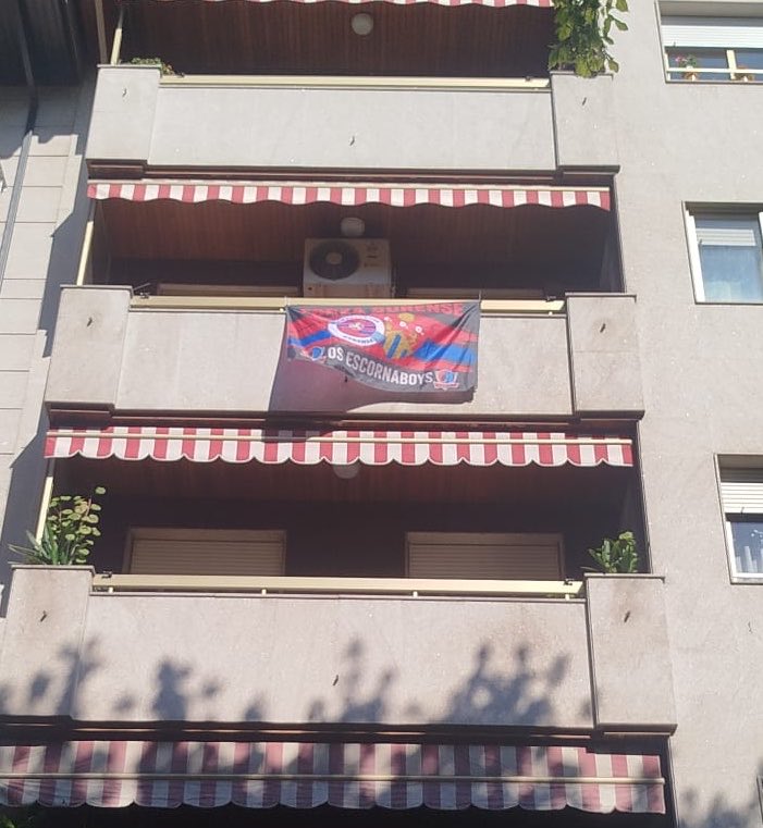 UDOurense2014's tweet photo. 🫵🏻 OURENSE, tingamos a cidade de ourensanismo. 𝐒𝐀𝐂𝐀 𝐀 𝐓𝐔́𝐀 𝐁𝐀𝐍𝐃𝐄𝐈𝐑𝐀!

Bufandas, pancartas… loce as túas cores!

Que todo o mundo se entere do sentir da capital. Soñemos xuntos! 🏴 https://t.co/Mmf9ZEtjci
