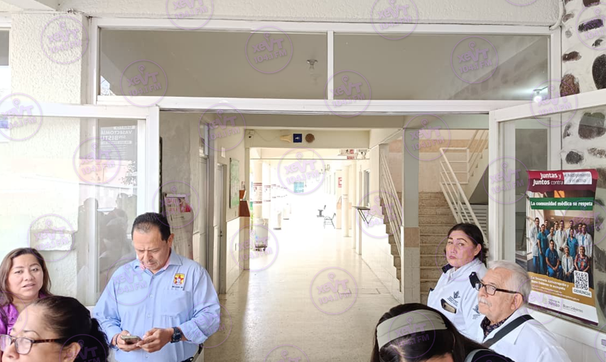xevtfm's tweet photo. 🔴 #LoÚltimo | 📸 Evacúan al personal del #CESSA 🏥 Maximiliano Dorantes en la colonia #Atasta, tras un reporte de fuga de gas https://t.co/oOse7gJ7GX