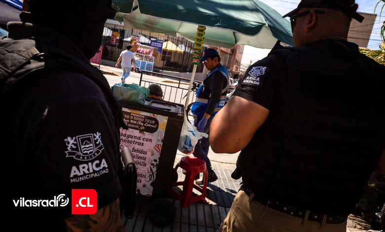 VilasRadio's tweet photo. ⭕️ DESALOJAN COMERCIO AMBULANTE EN ACCESOS DEL HOSPITAL JUAN NOÉ TRAS DENUNCIAS POR DESORDEN Y RIESGOS SANITARIOS

💻 Revisa la nota completa aquí:
https://t.co/8Mwm8qDsUF

#Chile #Arica #Seguridad #ComercioInformal #Municipalidad #MuniArica #SeremiSalud #Carabineros #HospitalDrJuanNoé