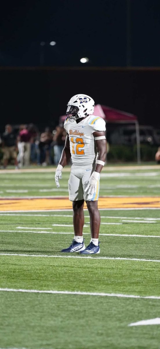d1_derrrick's tweet photo. After a great visit from @clarencemcdoug1 I’m beyond blessed to receive a OFFER from Mississippi gulf coast community college #agtg🙏🏾✝️

 @PrepRedzoneMS 
@MSHighSports 
@MacCorleone74 
@247recruiting 
@NP_Florida 
@DemetricDWarren 
@pearlpirate_ath 
@bradddennis7 
@NickSperos2 https://t.co/O91AS6r15X