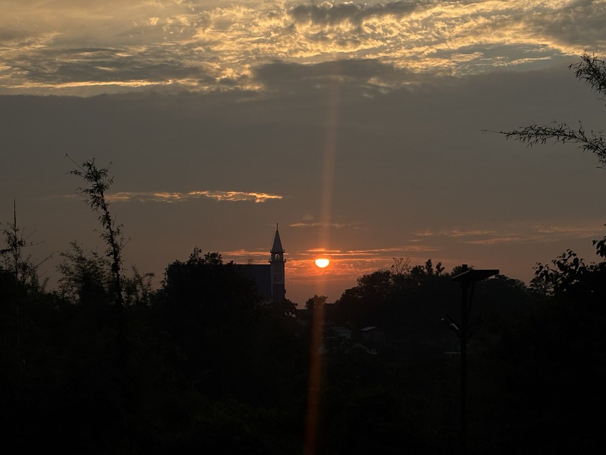 mayanksj's tweet photo. Indisen Baptist Church Dimapur…… Sunset over this beautiful place 
@tourismdeptgon @Nagaland_India @Hillsnaga @Nagaland_Post @MorungExpress https://t.co/JGZf16hUii