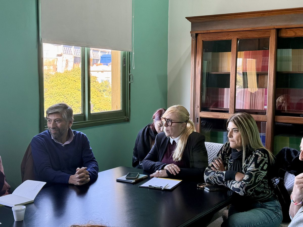 marcedimario's tweet photo. Acompañamos a Romina Piccaluga, Directora del Museo Benito Quinquela Martín, en una reunión con vecinos para compartir los proyectos de la gestión y seguir generando espacios de diálogo sobre el desarrollo cultural del barrio. https://t.co/Qrk5An3dEv