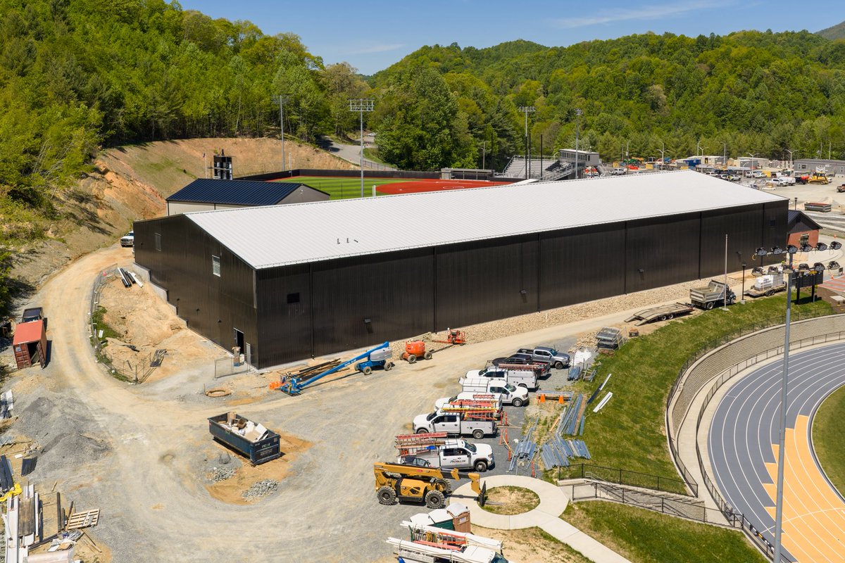 appstatesports's tweet photo. The Mildred Southern Indoor Tennis Facility is coming together nicely! 🎾 

#GoApp | #bringyourAgame https://t.co/uTfwFd1dhI