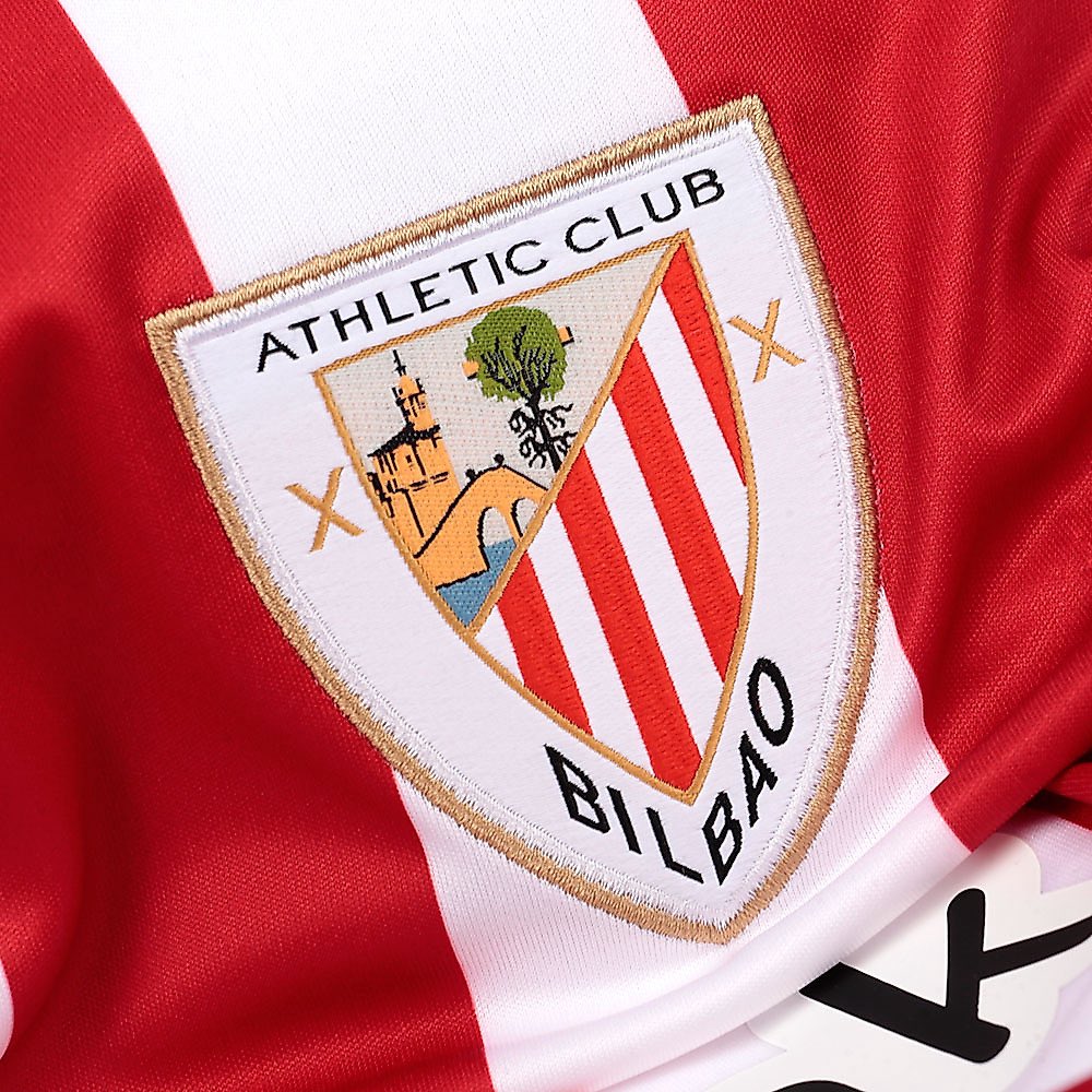 Imanol_A13's tweet photo. El Athletic Club suma 18 derrotas, las mismas que el colista de LaLiga.

Si tuvieran un mínimo de honor saldrían hoy mismo a pedir perdón por como han arrastrado el escudo desde hace varias jornadas. A seguir a la deriva, ojalá la pitada del domingo sea atronadora.

Vergüenza. https://t.co/Wytn4VR7vE