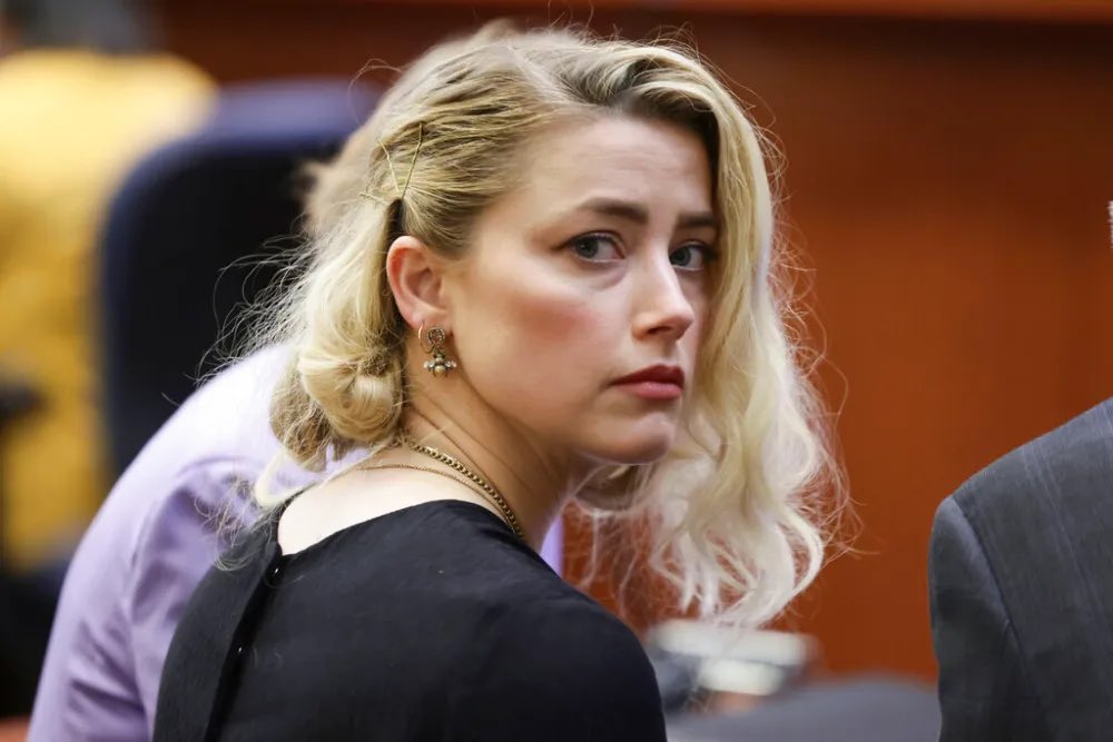 LeaveHeardAlone's tweet photo. “Imagine the level of scrutiny, harassment, and disbelief a woman in Hollywood would face in the same situation.” 

Imagine??? 
We don’t have to imagine. 
We bore witness. 
We keep bearing witness. https://t.co/pP8U6vfSB5