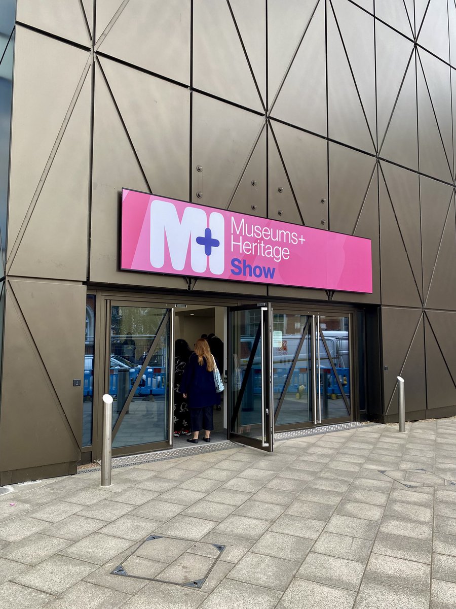 ed_scrivens's tweet photo. I had such a great time at the Museums + Heritage Show today! Some great talks and conversations, plus I was greeted at the door by a little robot Stegosaurus (courtesy of Rentadinosaur).
#museums #heritage #heritagesector #expo #museumsandheritageshow https://t.co/dRAe2nsNSB
