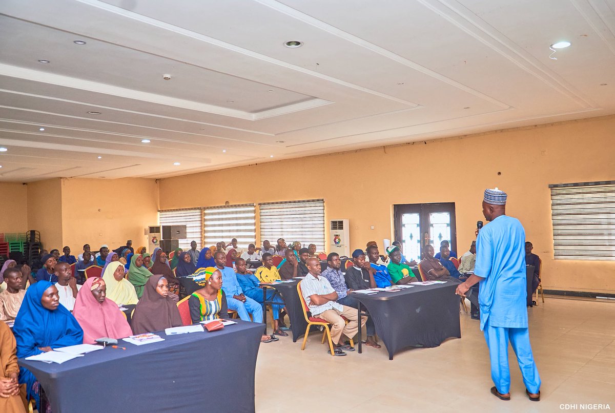 CHABASH_NG's tweet photo. CDHI, with support from @OCHANigeria through #NHF, conducted a one-day training on Cash for Work &amp; Early Warning Systems for communities in Ajilari and Goni Kachallari, Jere LGA, facilitated by BOSEPA. Strengthening resilience through knowledge, preparedness &amp; collaboration. https://t.co/mpxRwhTLKX