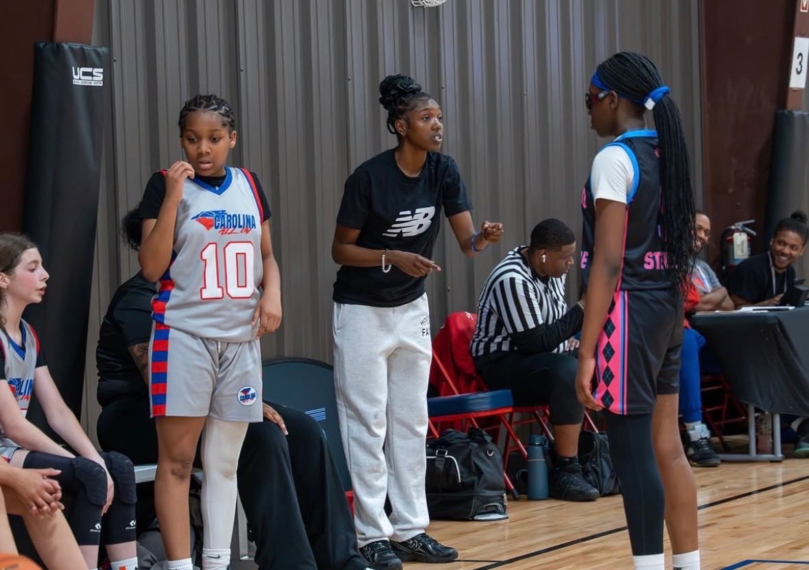 DL6Sportsplex's tweet photo. Pre-Mother’s Day Dump 🔥🔥🔥🏀🔴🔵 #thefuturestartsnow

📸 : @shotbytheculture

#yourcityourplatform
#yeahthatgreenville
#dl6 https://t.co/MRBb5VzD5h