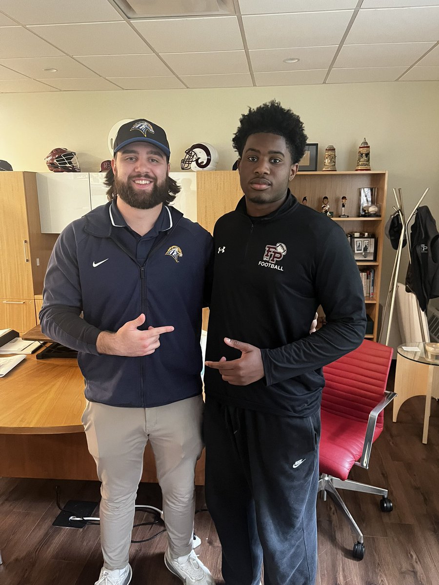 KevinCameron190's tweet photo. Thank you @GuilfoyleCoach for visiting me during school today! Excited to get back up to campus this summer! 

@CoachDunbar_ @PRZcory @SuffieldFB @alexgleitman @Coachlanese13 @CoachAlexCoombs @AboutUOutreach @NE6FB_Recruits @alexgleitman @GGMediaTriState @adamgorney @RivalsHS @trenchmenAC @EliteVShowcase @KeyStarNetwork @SWiltfong_ @ChadSimmons_ @coach_hadac @PatrickBowes32 @5StarFBRecruits @Coach_Pow @ZettsTim @CoachMikeDay @Coach_A_Brunori @CoachJZamot  @Coach_JD1 @CoachScerb @CoachRGhanim  @CoachTMims @Mazon_walker99 @Jake_Pugh12