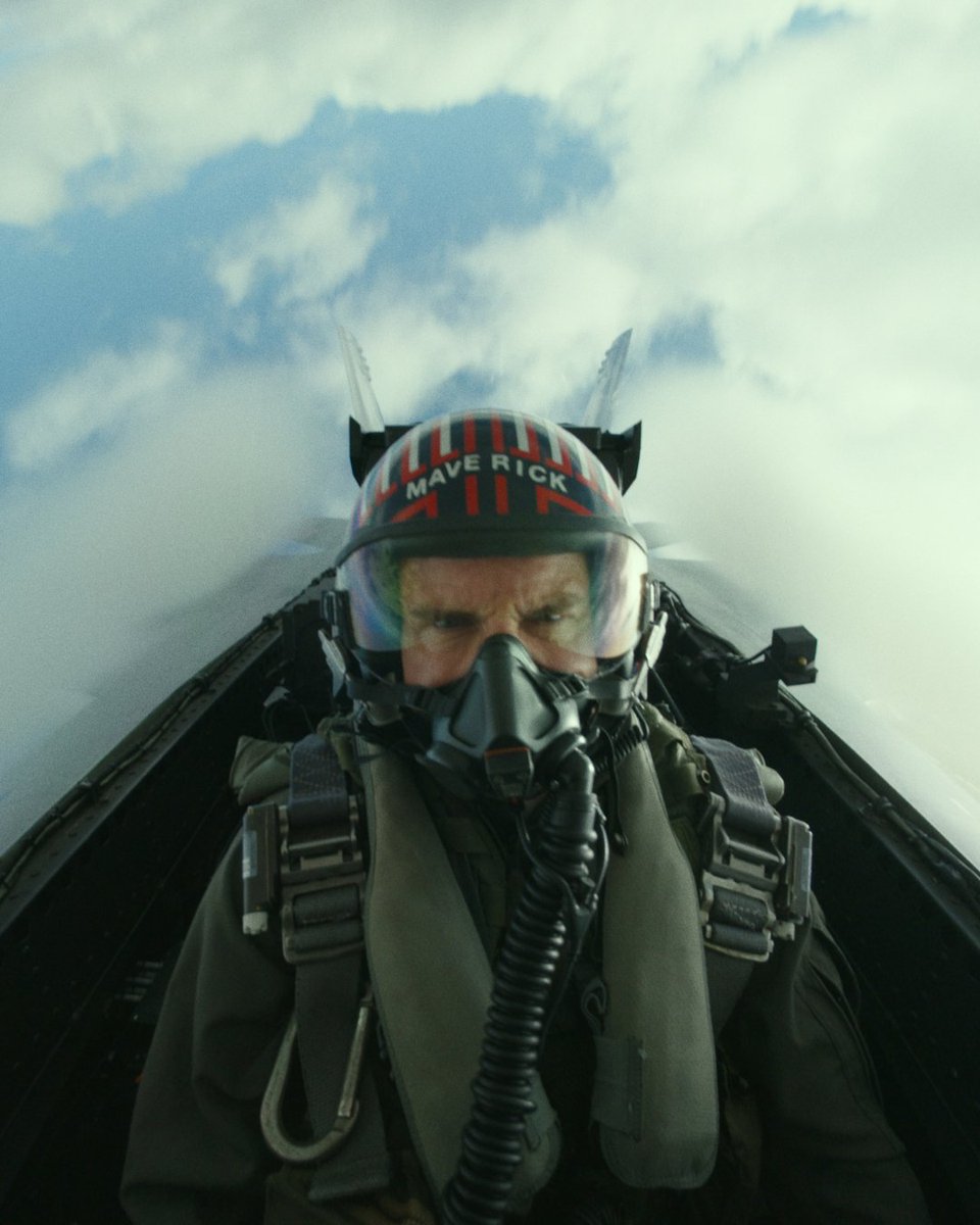 IMAX's tweet photo. Win a Maverick replica helmet SIGNED by Tom Cruise! ⭐️ Must enter by Wed 5/20 11:59pm PT. Open to US residents aged 18 or older only. Official Rules and Entry Form below. Tickets to the Top Gun 40th Anniversary in IMAX available now!

Official Rules: https://t.co/NliSZmJ9gj 
Entry Form: https://t.co/rW5ukhkoaB