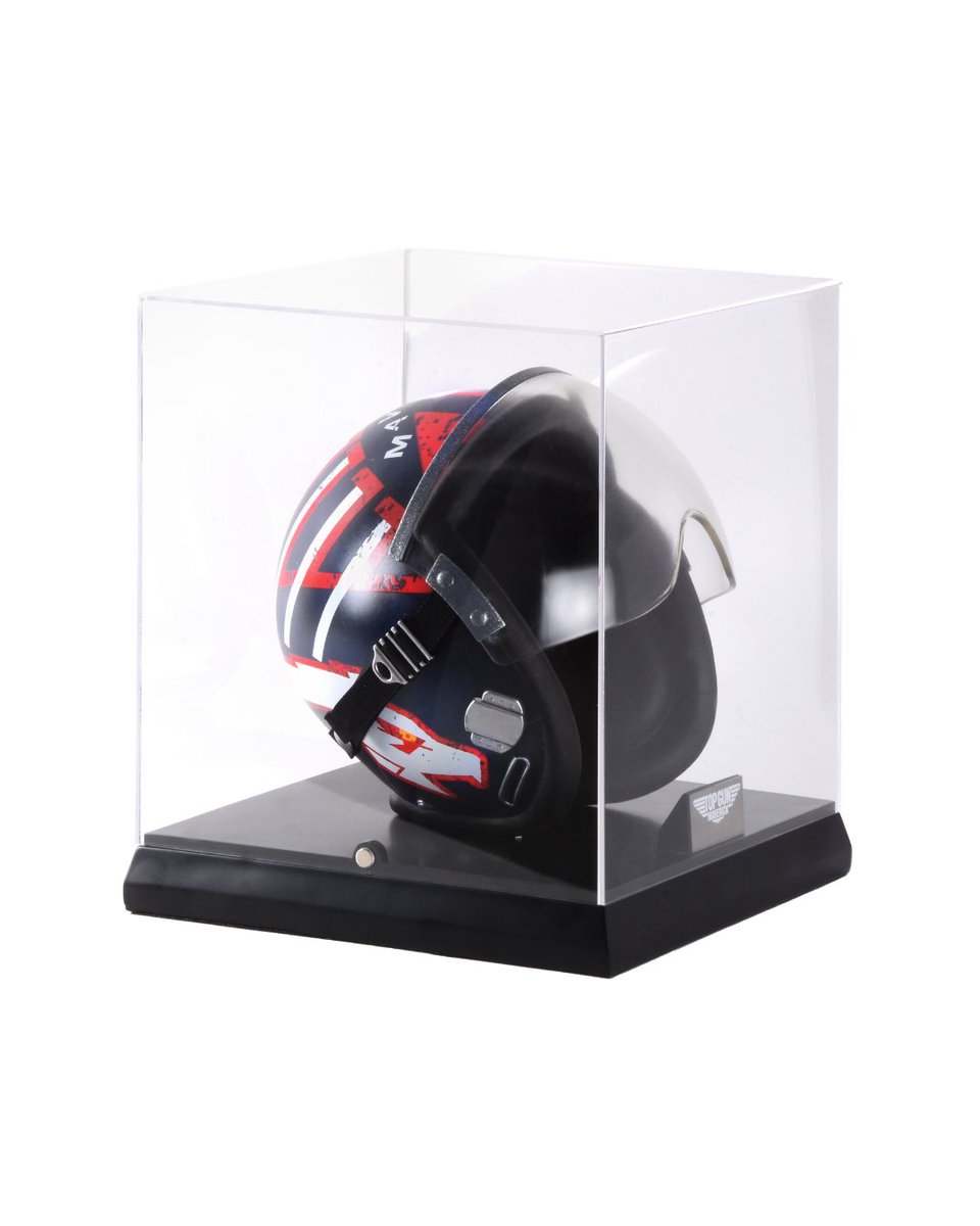 IMAX's tweet photo. Win a Maverick replica helmet SIGNED by Tom Cruise! ⭐️ Must enter by Wed 5/20 11:59pm PT. Open to US residents aged 18 or older only. Official Rules and Entry Form below. Tickets to the Top Gun 40th Anniversary in IMAX available now!

Official Rules: https://t.co/NliSZmJ9gj 
Entry Form: https://t.co/rW5ukhkoaB