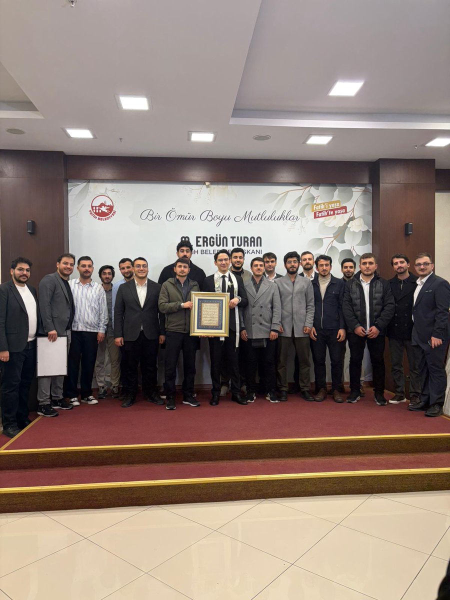 4fakulte's tweet photo. Komisyon üyelerimiz ve mezunlarımız ile birlikte, üniversite komisyonu mezunlarımızdan İlyas Turan ve Talha As reislerimizin düğün cemiyetlerine katılım sağladık. İki reisimize de iki cihanda saadetler dileriz. https://t.co/g8niyBOlYa