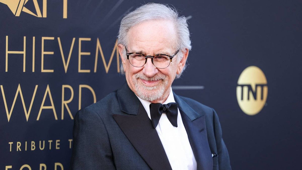 screenrant's tweet photo. #PeterJackson reveals that he's working on a script for The Adventures of Tintin 2. According to the Lord of the Rings director, he had a deal with #StevenSpielberg to direct a follow-up, and he's now making that a reality with his writing partner, Fran Walsh. ✍️

Source: Variety | Learn More: https://t.co/4rt0jNqKhm