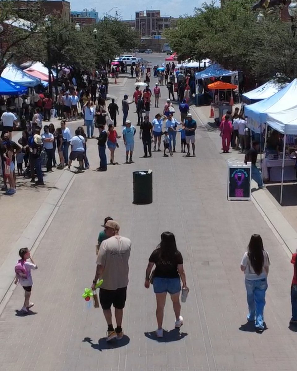 Downtown_EP's tweet photo. Selena &amp; Salsa Market returns to Union Plaza on Saturday, May 30 from 10 AM - 2 PM! It's FREE and family friendly.

Enjoy live music by Jezzika Sax,  sample salsas, shop 40+ local vendors, and join the Selena look-alike contest!

#DowntownElPaso  #EPTX #Selena #Salsa #Market https://t.co/LHWAtMekTr