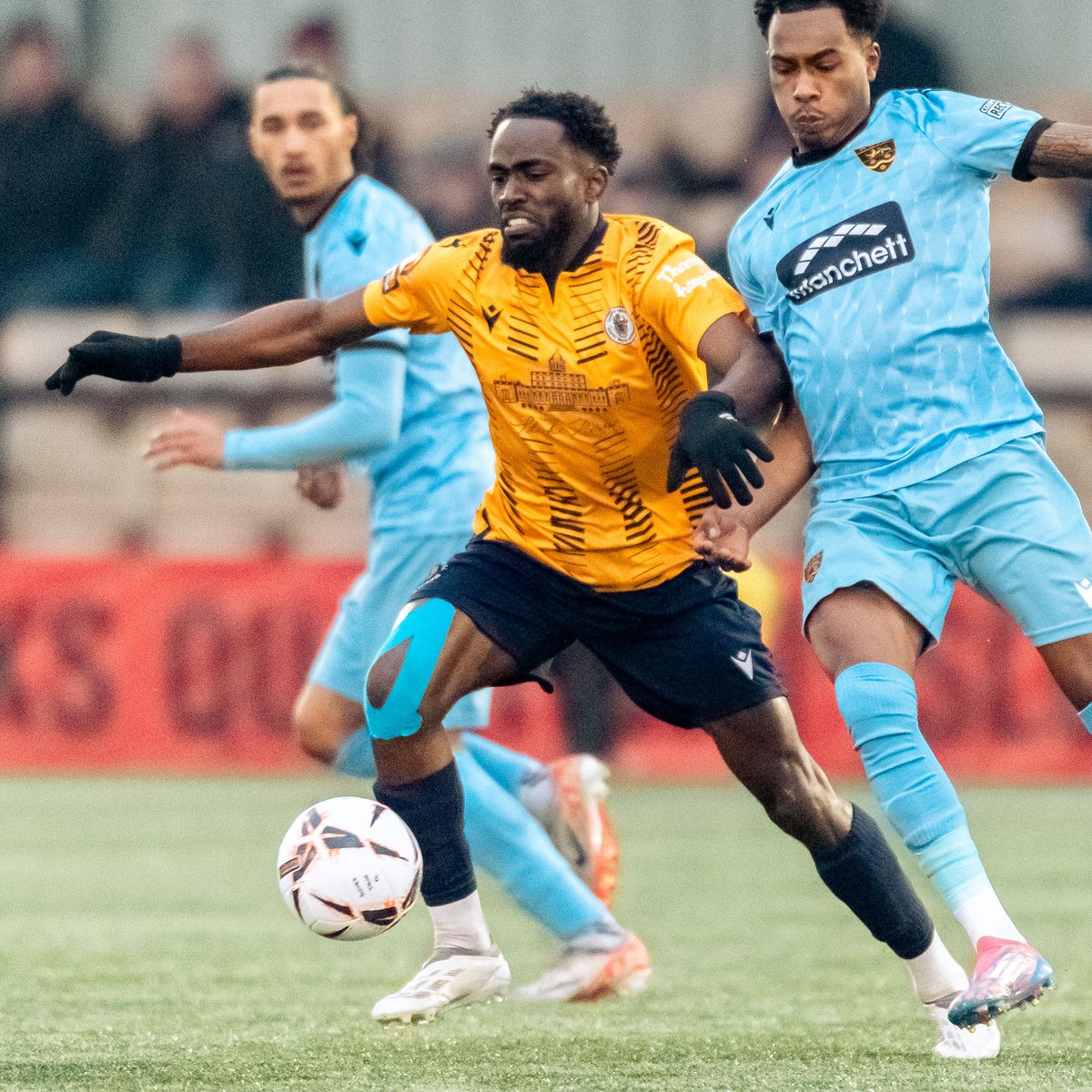 sloughtownfc's tweet photo. The skipper 𝗦𝗧𝗔𝗬𝗦 for 2026/27 💪

We are delighted to confirm that club captain Henry Ochieng has committed to the Rebels for next season!

Read more: https://t.co/tBaMk4fLyc

#OneSlough https://t.co/zMc7mE57xG