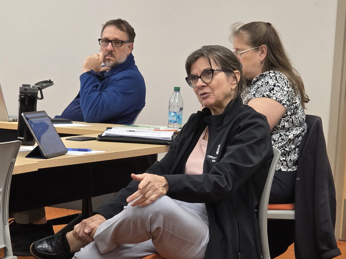 MdDPlanning's tweet photo. MDP Secretary Flora & staff convened a Western MD Regional Roundtable in Cumberland on Tuesday. Attending were local and regional officials from the #AppalachianRegionalCommission @ARCgov, & David Jones, President of #AlleganyCollegeofMD (ACM).
#SustainableGrowth #CompPlans https://t.co/G7oJblHYMC