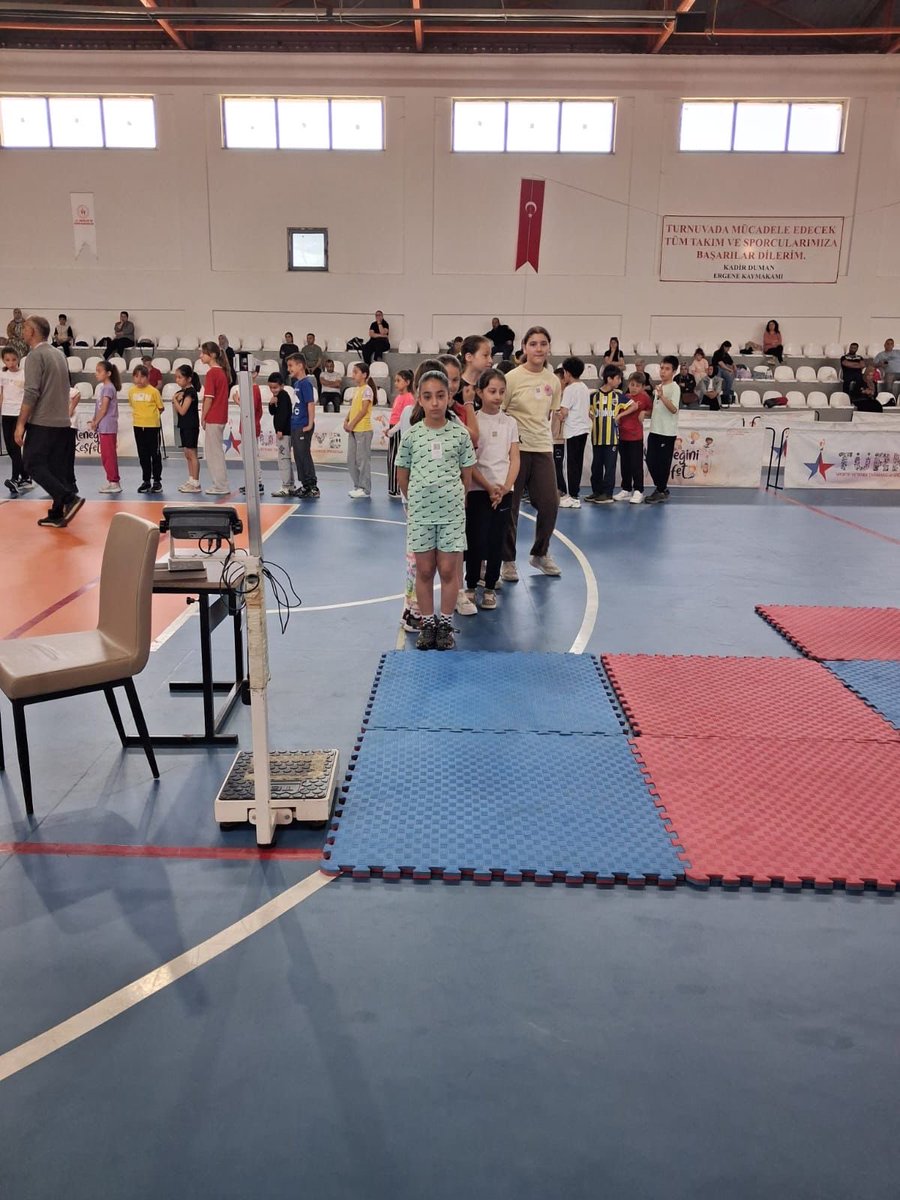 ozanbileyci's tweet photo. Türkiye Sportif Yetenek Taraması ve Spora Yönlendirme Programı kapsamında Ergene’mizde eğitim gören öğrencilere yönelik son test uygulamaları gerçekleştirildi. 135 öğrencinin katıldığı programda öğrencilerin sportif yetenekleri çeşitli branşlara yönelik testlerle değerlendirildi. https://t.co/MKTqqSZAS1