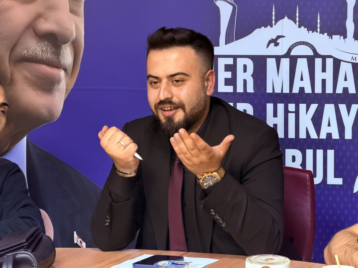 akgncbayrampasa's tweet photo. Gençlik Kolları Başkanımız @altnbyfrht ‘in başkanlığında haftalık toplantımızı gerçekleştirdik. İl Yönetim Kurulu Üyemiz @muhammeddsen61 teşrif ettiler.
İstişare ve değerlendirmelerin yapıldığı toplantımızın, teşkilatımız adına hayırlara vesile olmasını temenni ediyoruz.

Yeni Yaşına Giren  İlçe Gençlik Kolları Çevre Ve Şehircilik  Birim Başkanımız Hilal VATANSEVER’in Mutluluğunu Paylaşıyor Hayırlı Ve Güzel Bir Ömür Diliyoruz. Birliğimiz Beraberliğimiz Daim Olsun.🎂🎉

📍AK Parti Bayrampaşa İlçe Başkanlığı