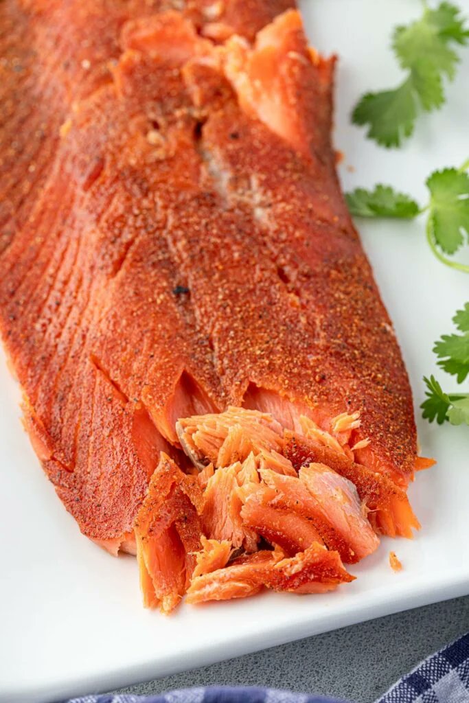 LeaskPatrick's tweet photo. 12smoky Palate: thick, smoky and sweet; hot smoked salmon, strawberry pencils, barbecued pork and apple sausages, Parma ham 
#GlenMorayWhisky https://t.co/4h6DmKtQ71
